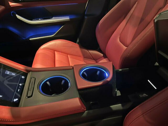2023 Porsche Taycan GTS/Premium Pkg/AWD/Carbon Fiber Trim/Blind Spot Monitor/NAV - 22346701 - 19