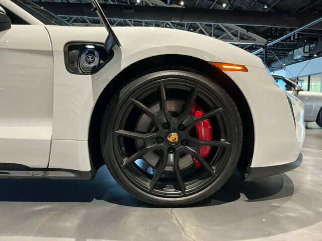 2023 Porsche Taycan GTS/Premium Pkg/AWD/Carbon Fiber Trim/Blind Spot Monitor/NAV - 22346701 - 34