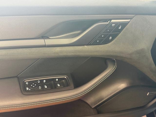 2023 Porsche Taycan GTS Sport Turismo AWD - 23070200 - 19