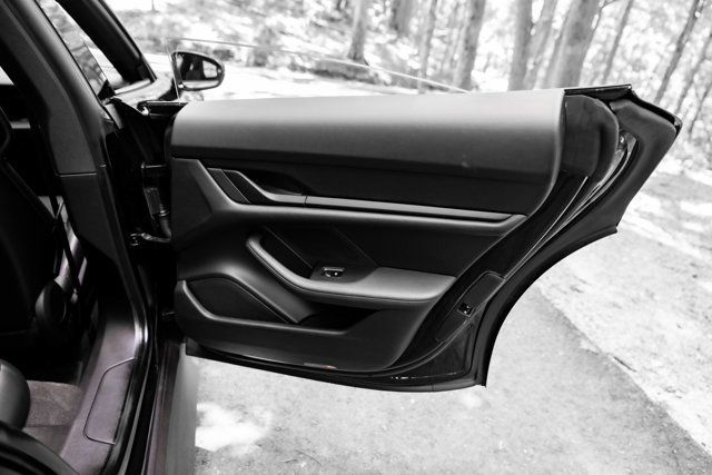 2023 Porsche Taycan MSRP$97560/AdaptiveSportSeats/FixedPanoramicRoof/NAV - 23069616 - 32