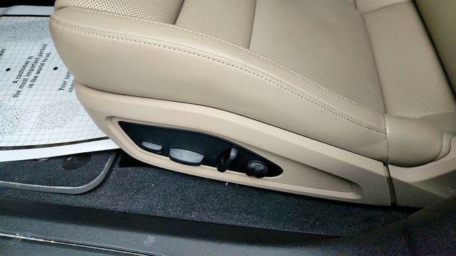 2023 Porsche Taycan w/ Premium Pkg, PBP, Two Tone Leather, 20’’ Wheels, PASM & PTV+ - 22975944 - 11