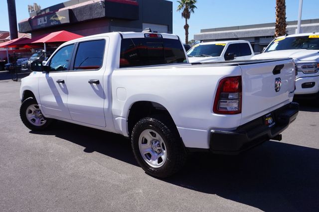 2023 Ram 1500 4WD, HEMI 5.7,  BACKUP CAMERA, ALLOY WHEELS,CLEAN CARFAX - 23091081 - 3
