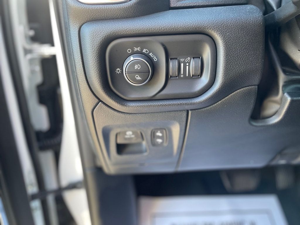 2023 Ram 1500 Laramie 4x4 Crew Cab 5'7" Box - 23092508 - 20