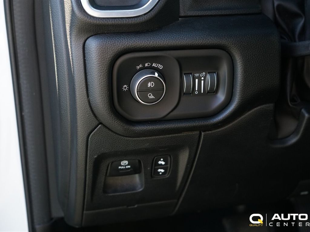 2023 Ram 1500 Laramie 4x4 Crew Cab 5'7" Box - 22920507 - 30