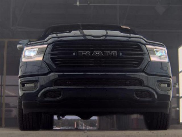 2023 Ram 1500 Laramie 4x4 Crew Cab 5'7" Box - 23093473 - 3