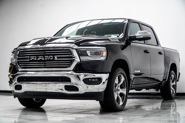 2023 Ram 1500 Laramie 4x4 Crew Cab 5'7" Box - 23084561 - 8