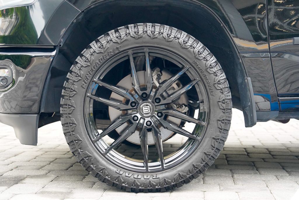 2023 Ram 1500 Laramie 4x4 Crew Cab 5'7" Box - 23062312 - 13
