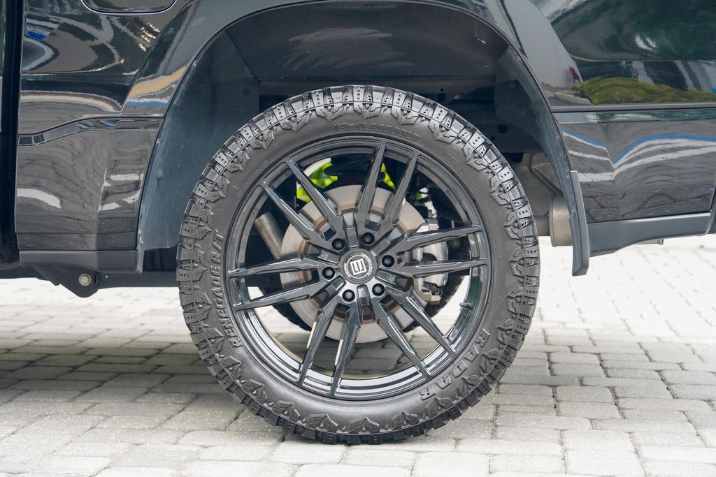 2023 Ram 1500 Laramie 4x4 Crew Cab 5'7" Box - 23062312 - 16