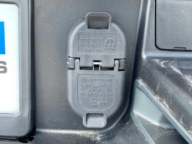 2023 Ram 1500 Limited 4x4 Crew Cab 5'7" Box - 23022073 - 9