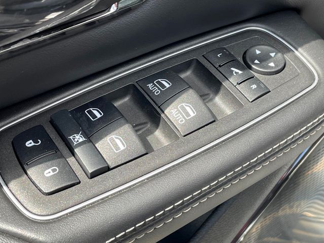 2023 Ram 1500 Limited 4x4 Crew Cab 5'7" Box - 23022073 - 18