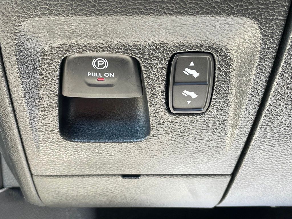2023 Ram 1500 Limited 4x4 Crew Cab 5'7" Box - 23022073 - 23