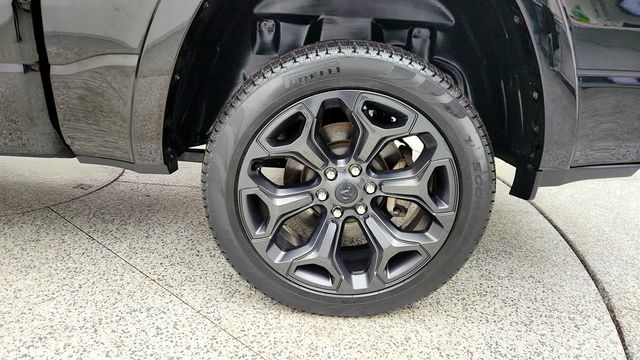 2023 Ram 1500 Limited 4x4 Crew Cab 5'7'' Box Night Edition w/ Increased Towing - 22986280 - 8
