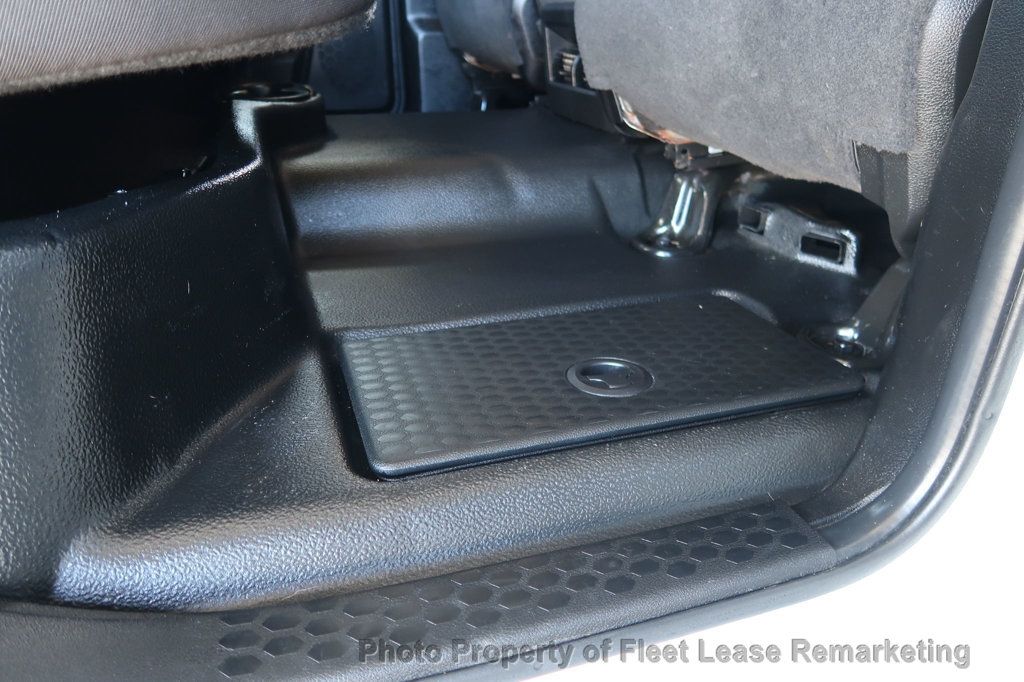2023 Ram 1500 Classic Ram 1500 4WD Crew Cab SWB - 23087408 - 19