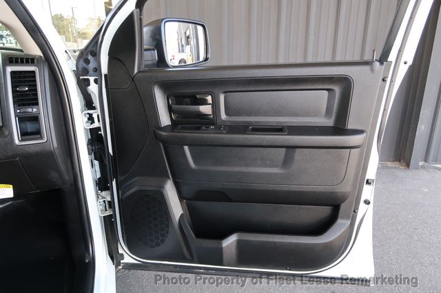 2023 Ram 1500 Classic Ram 1500 4WD Crew Cab SWB - 23087408 - 24