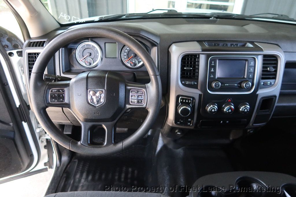 2023 Ram 1500 Classic Ram 1500 4WD Crew Cab SWB - 23087408 - 25