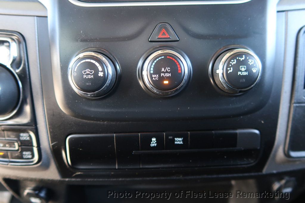 2023 Ram 1500 Classic Ram 1500 4WD Crew Cab SWB - 23087408 - 30