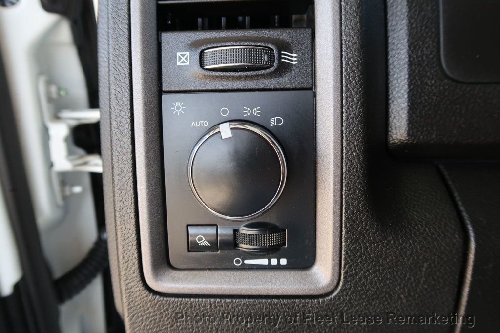 2023 Ram 1500 Classic Ram 1500 4WD Crew Cab SWB - 23087408 - 36