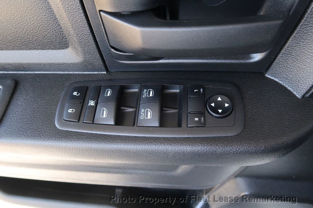 2023 Ram 1500 Classic Ram 1500 4WD Crew Cab SWB - 23087408 - 37