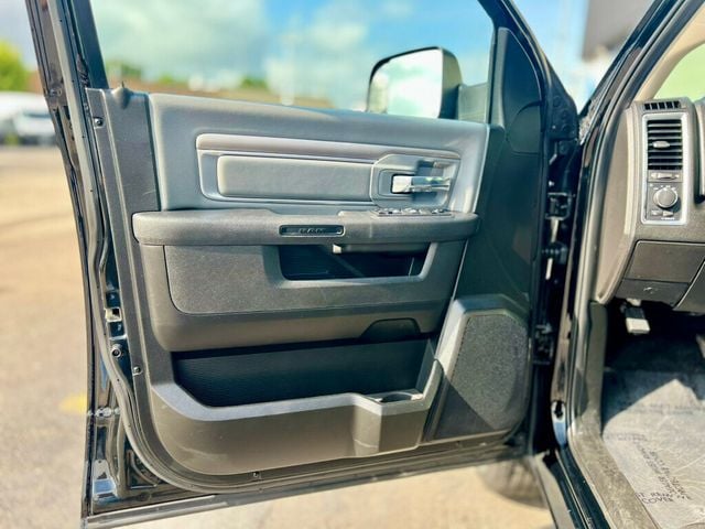 2023 Ram 1500 Classic SLT 4x4 Crew Cab 5'7" Box - 22890322 - 11