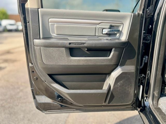 2023 Ram 1500 Classic SLT 4x4 Crew Cab 5'7" Box - 22890322 - 14