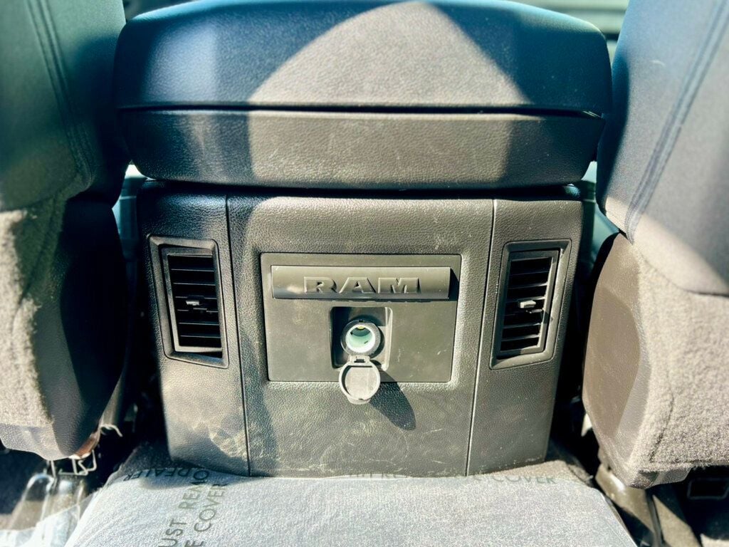 2023 Ram 1500 Classic SLT 4x4 Crew Cab 5'7" Box - 22890322 - 16