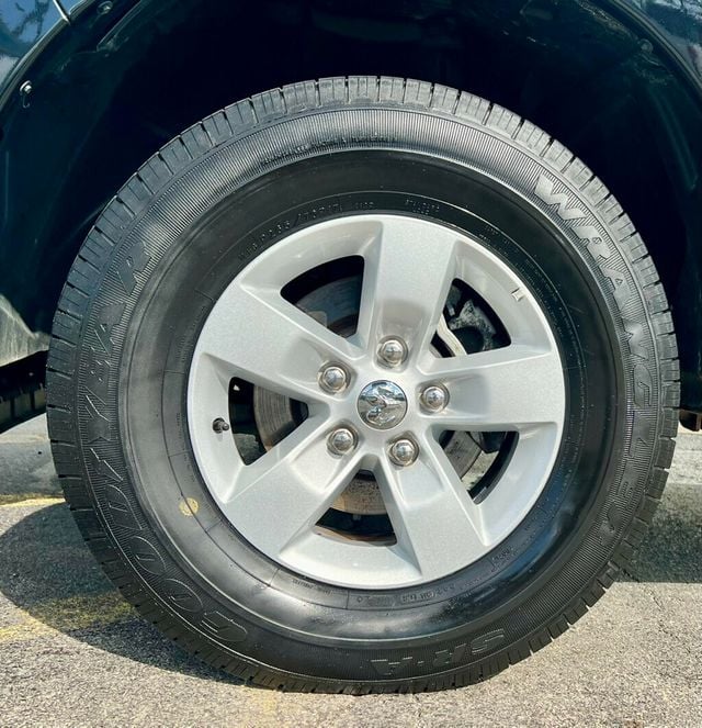 2023 Ram 1500 Classic SLT 4x4 Crew Cab 5'7" Box - 22890322 - 30