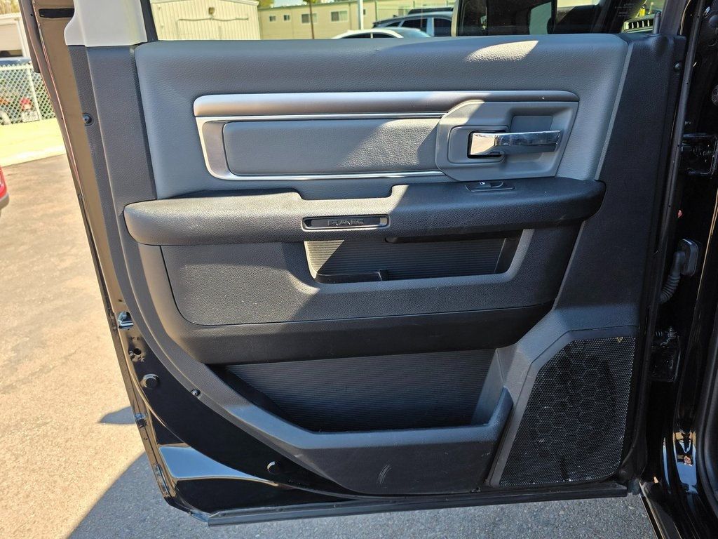 2023 Ram 1500 Classic SLT 4x4 Crew Cab 5'7" Box - 22950681 - 16