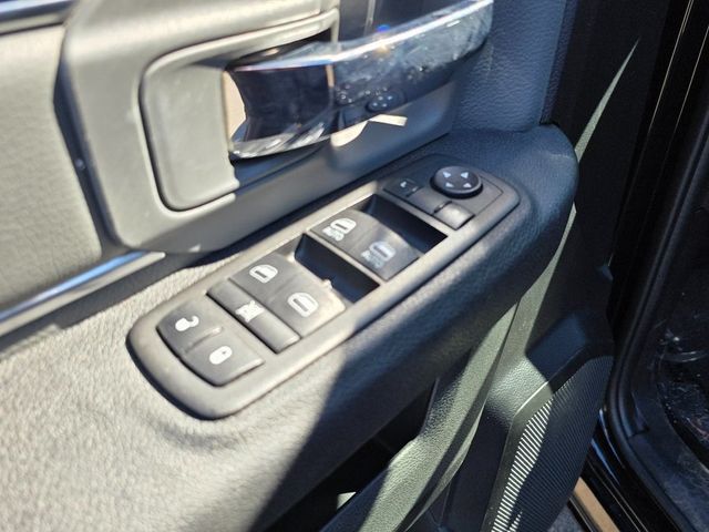 2023 Ram 1500 Classic SLT 4x4 Crew Cab 5'7" Box - 22950681 - 18