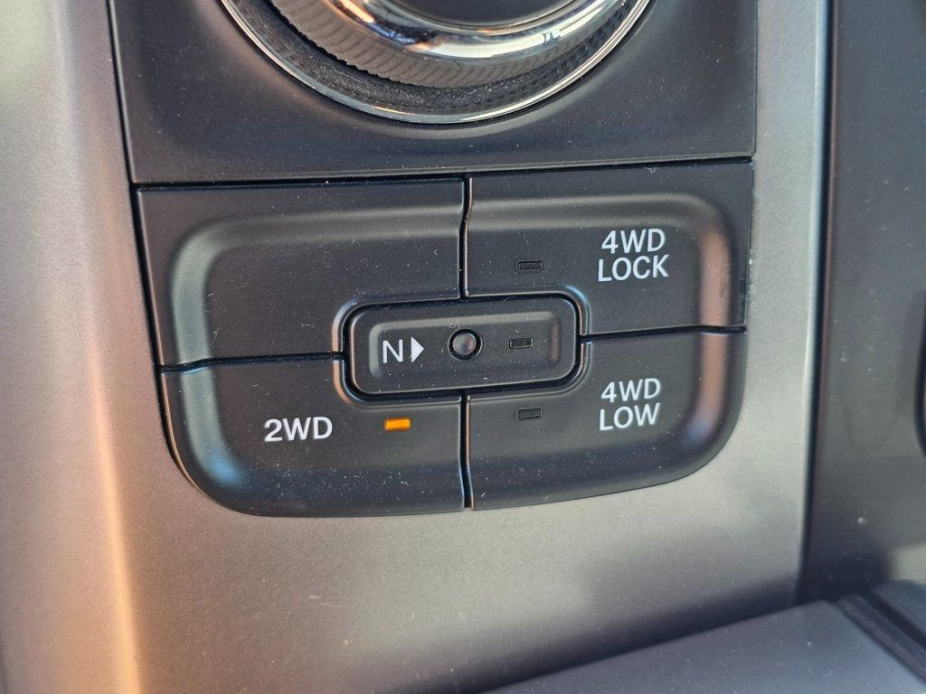 2023 Ram 1500 Classic SLT 4x4 Crew Cab 5'7" Box - 22950681 - 28