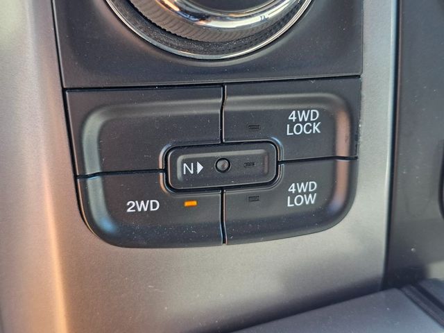 2023 Ram 1500 Classic SLT 4x4 Crew Cab 5'7" Box - 22950681 - 28