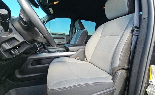 2023 Ram 2500 Big Horn 4x4 Crew Cab 6'4" Box - 22988319 - 4