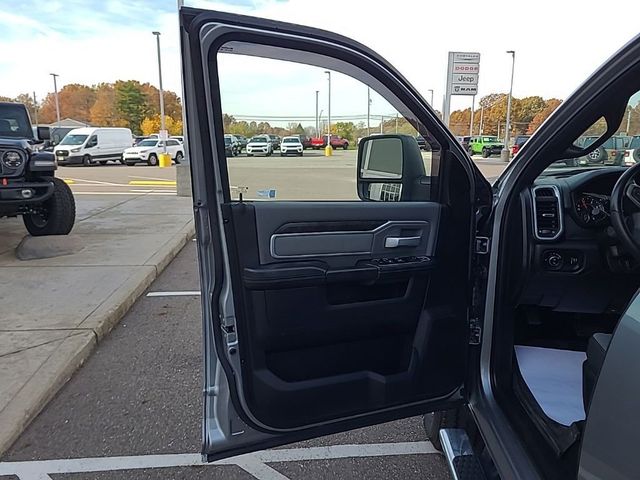 2023 Ram 3500 Big Horn - 22985597 - 16