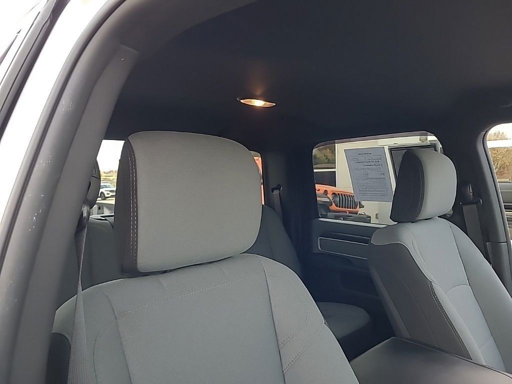 2023 Ram 3500 Big Horn - 22985597 - 18