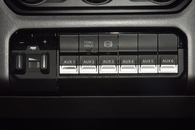 2023 Ram 3500 Big Horn - 22985597 - 34