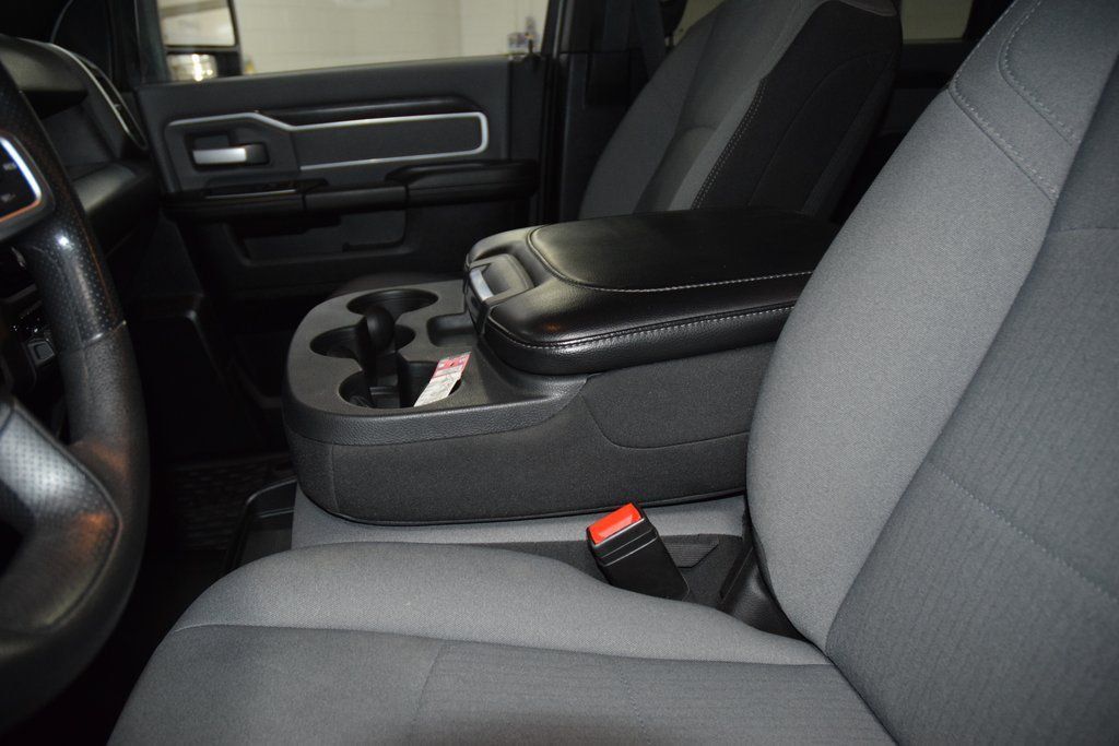 2023 Ram 3500 Big Horn - 22985597 - 43