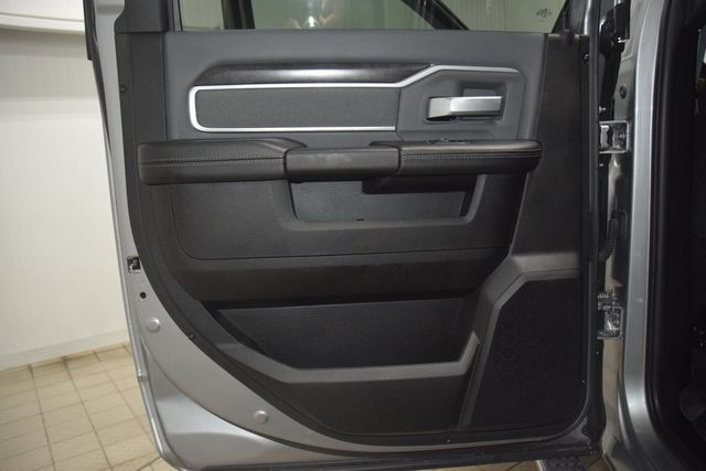 2023 Ram 3500 Big Horn - 22985597 - 45