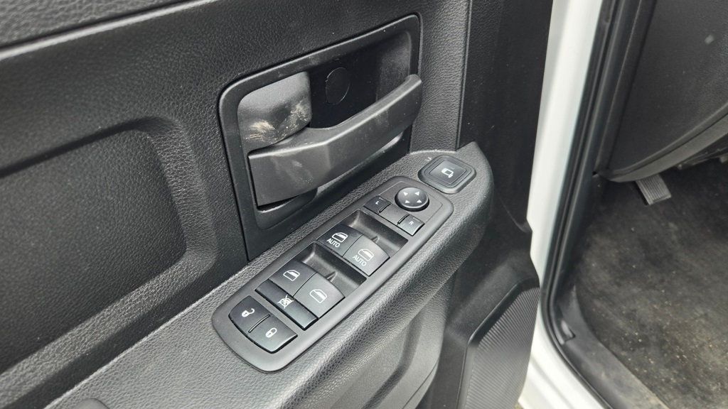 2023 Ram 3500 Tradesman Level 2 DRW *AISIN* - 22987657 - 10