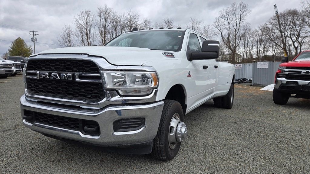 2023 Ram 3500 Tradesman Level 2 DRW *AISIN* - 22987657 - 2