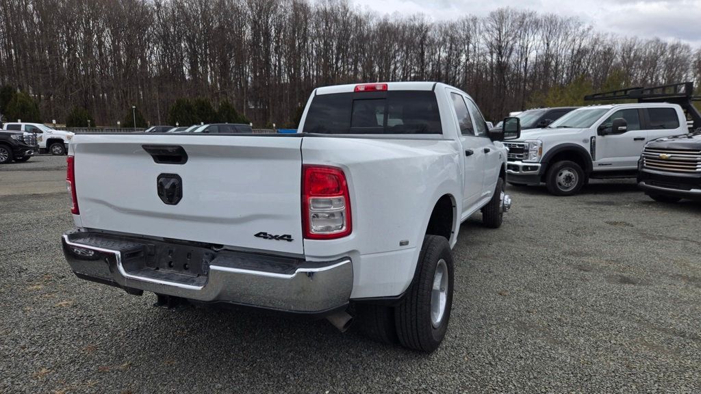 2023 Ram 3500 Tradesman Level 2 DRW *AISIN* - 22987657 - 6
