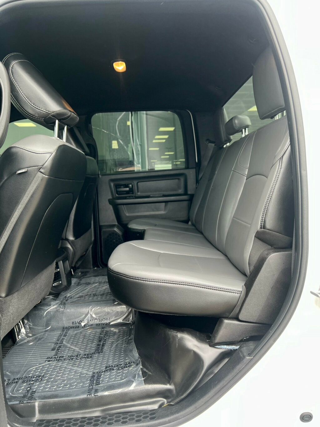 2023 Ram 3500 Chassis Cab Tradesman 4WD Crew Cab 60" CA 172.4" WB - 22986715 - 16