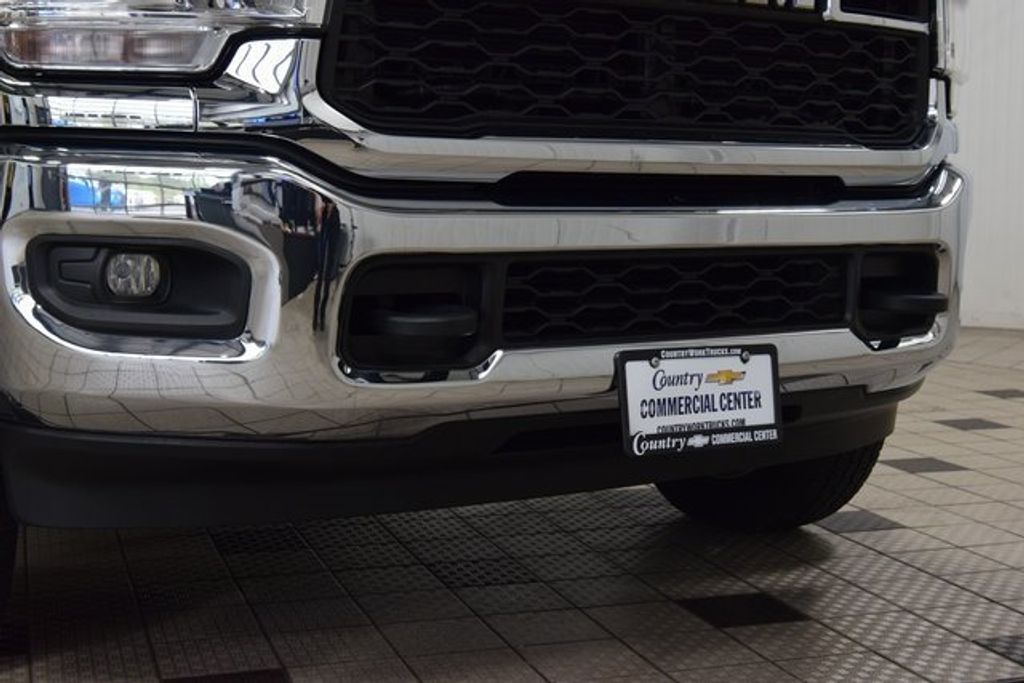 2023 Ram 4500 Tradesman photo 2