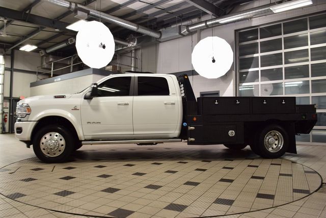 2023 Ram 5500 Laramie photo 3