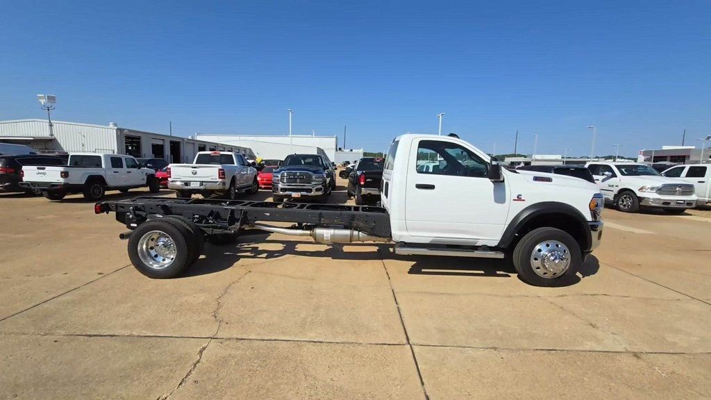 2023 Ram 5500 Chassis Cab Tradesman 4x4 Reg Cab 120" CA 204.5" WB - 22638558 - 1