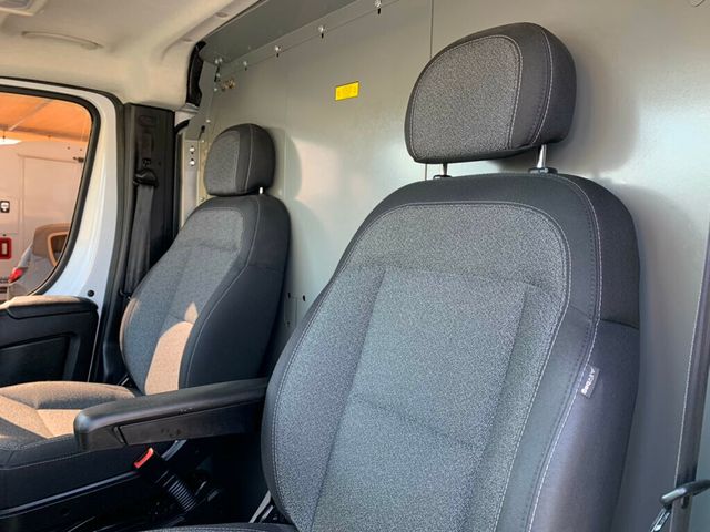 2023 Ram ProMaster Cargo Van 1500 Low Roof 118" WB 1-Owner - 23019324 - 24
