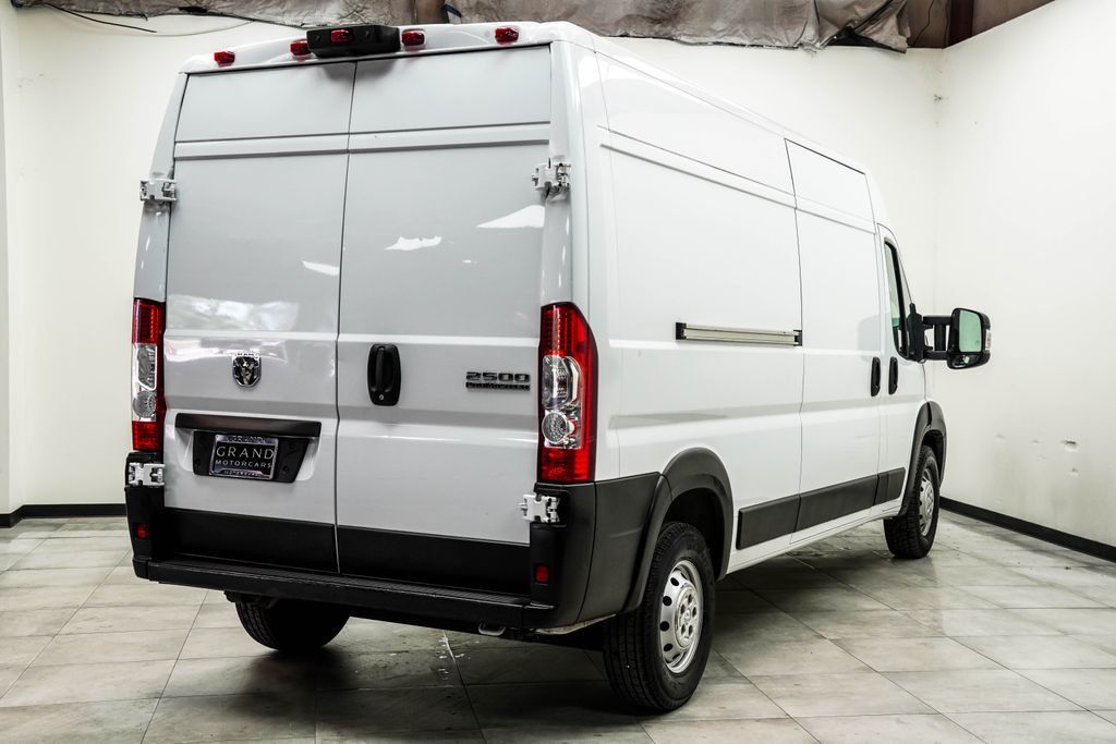 Ram Cargo Van photo 12