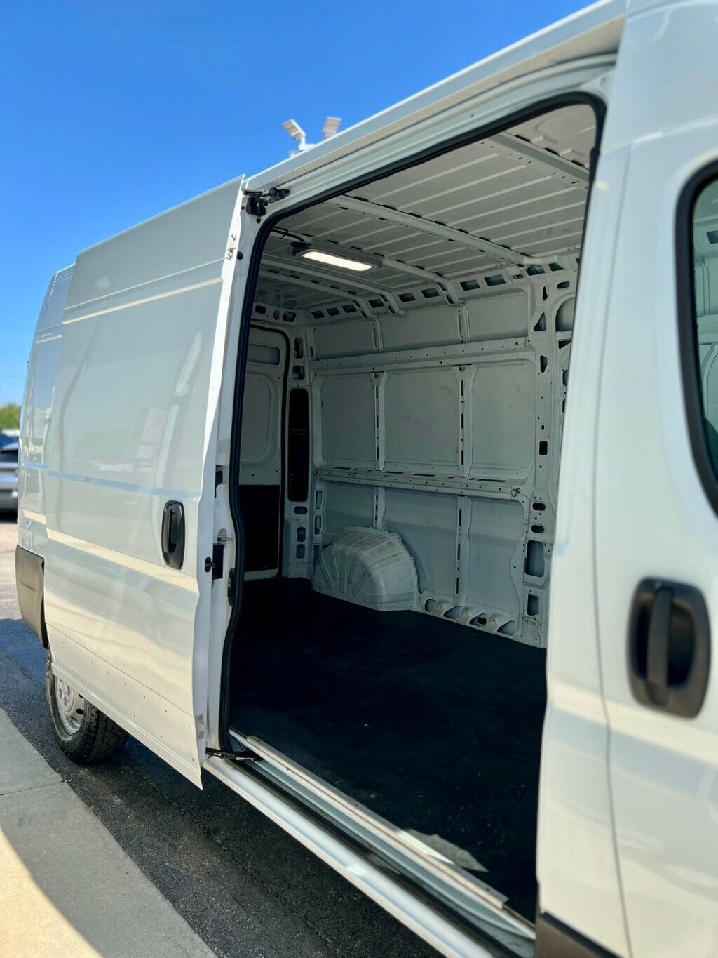 2023 Ram ProMaster 2500 photo 4