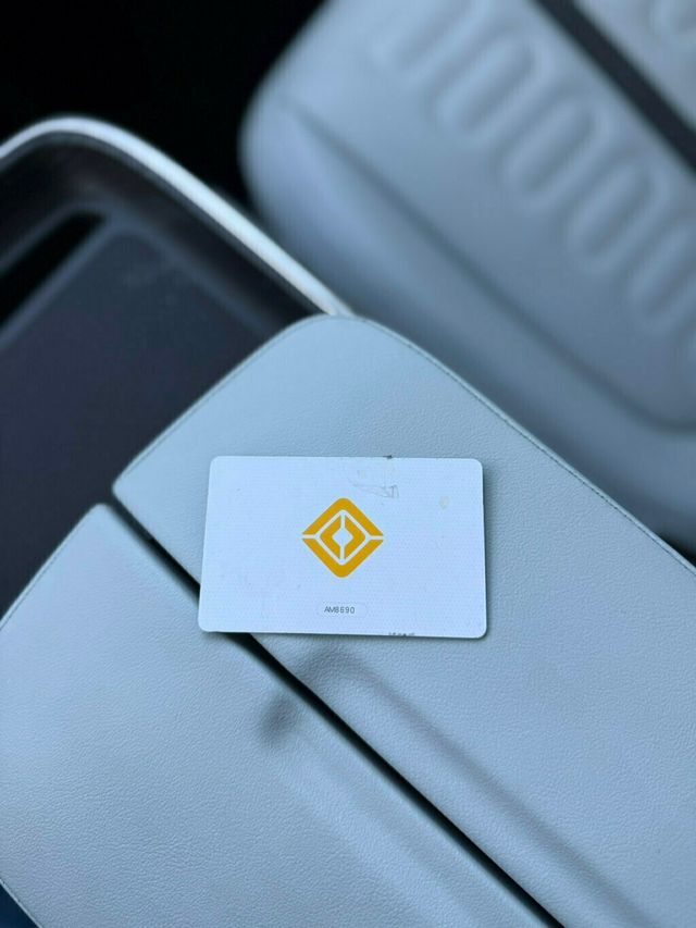 2023 Rivian R1S  - 22974367 - 21