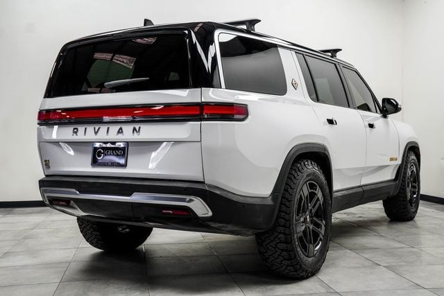 2023 Rivian R1S Adventure - 22983353 - 11