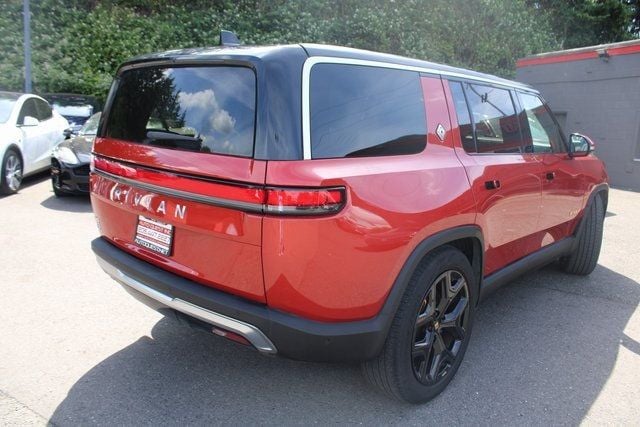 2023 Rivian R1S Adventure photo 3