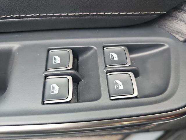 2023 Rivian R1S Adventure - 23043889 - 18